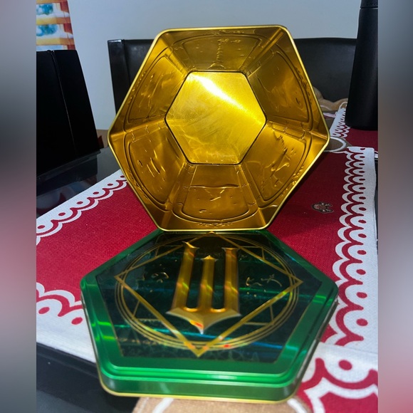 WICKED GLINDA AND ELPHABA POPCORN 🍿 TINS! Regal exclusives limited edition! - Picture 4 of 12